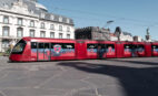 Le tram et la Place de Jaude aux couleurs du CF63