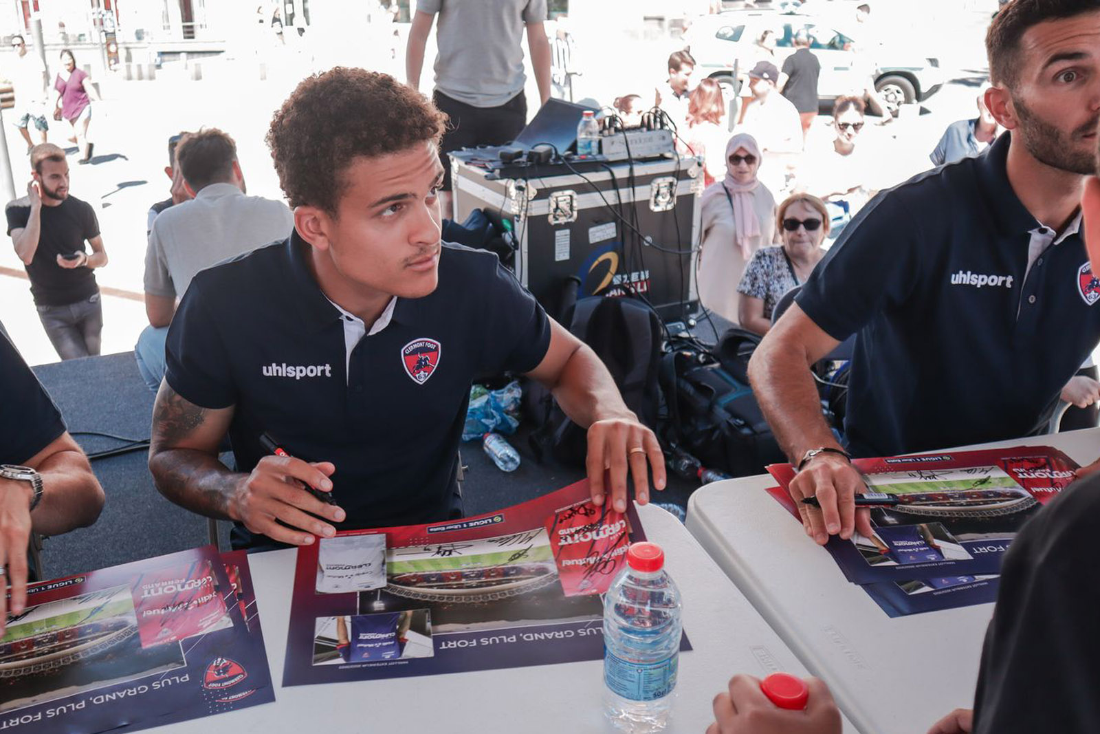 Le tram et la Place de Jaude aux couleurs du CF63