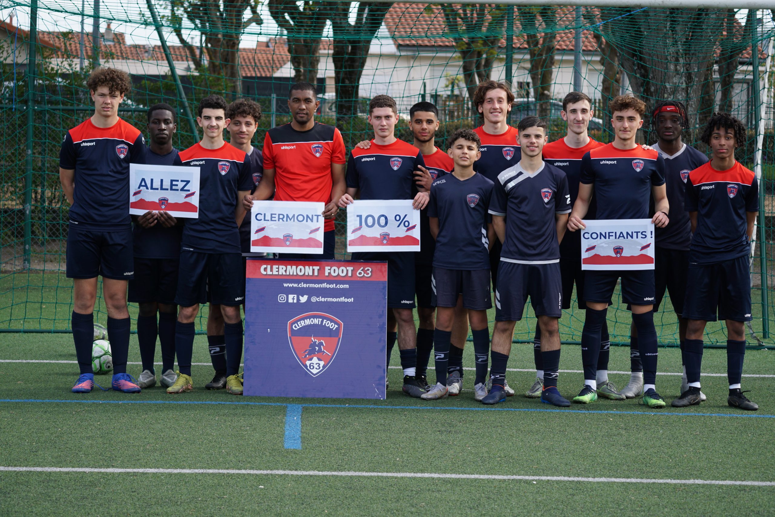 Garçons et Filles au soutien des U18 !
