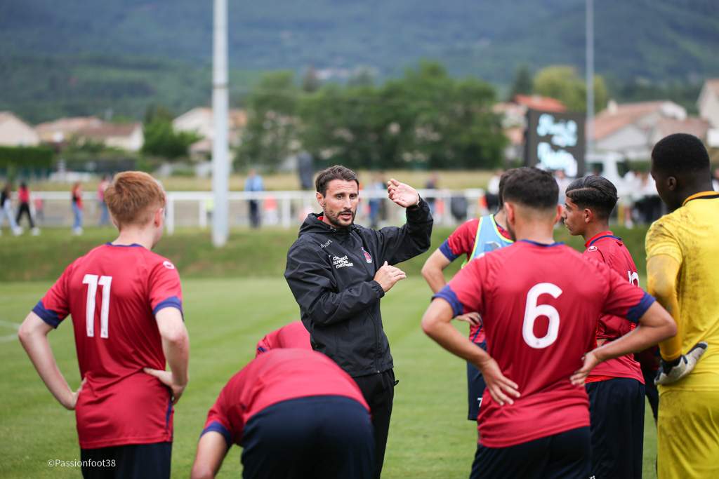 Les U17 remportent le tournoi de Maclas (42)