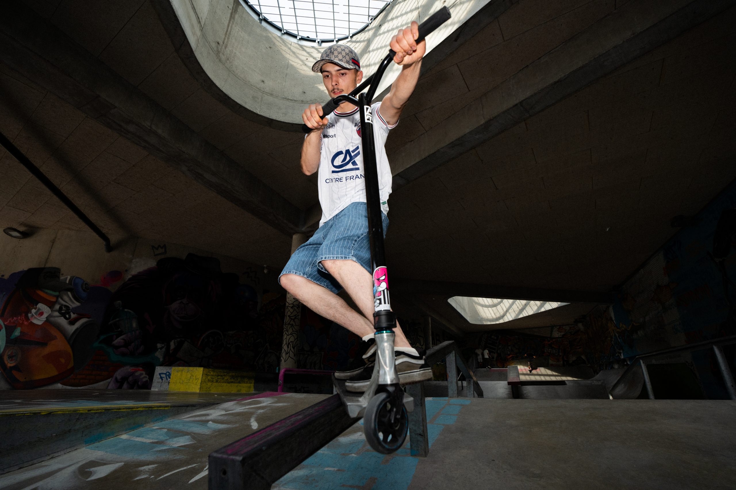 Le Clermont Foot 63 présente son nouveau maillot extérieur 24/25