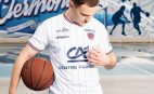 Le Clermont Foot 63 présente son nouveau maillot extérieur 24/25