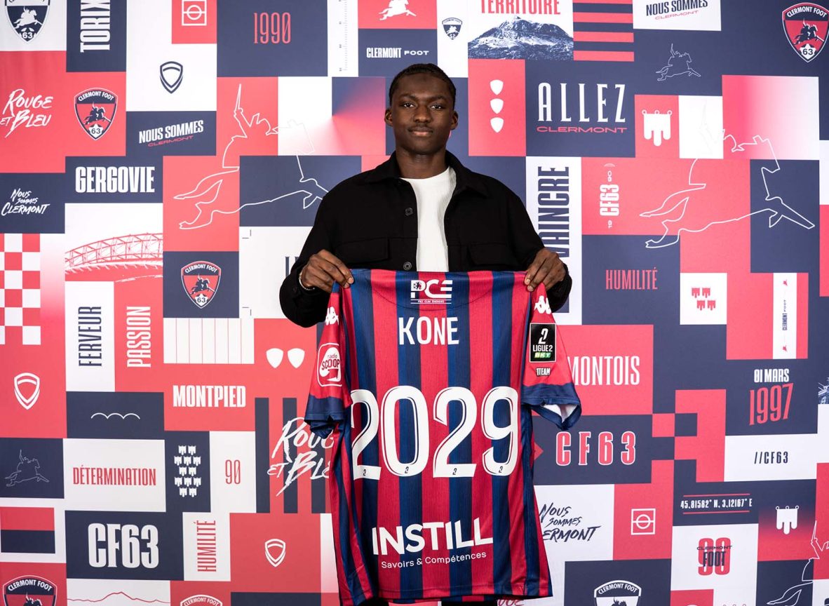 El-Hadj Mory Koné signe son premier contrat professionnel