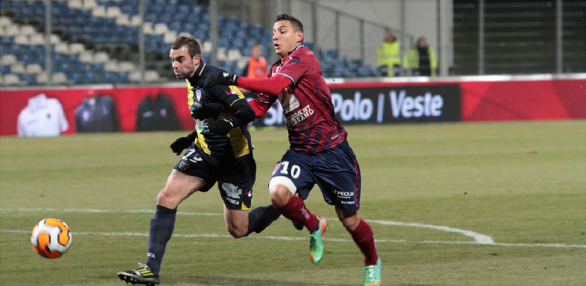 Clermont et Arles/Avignon se neutralisent Clermont et Arles/Avignon se neutralisent