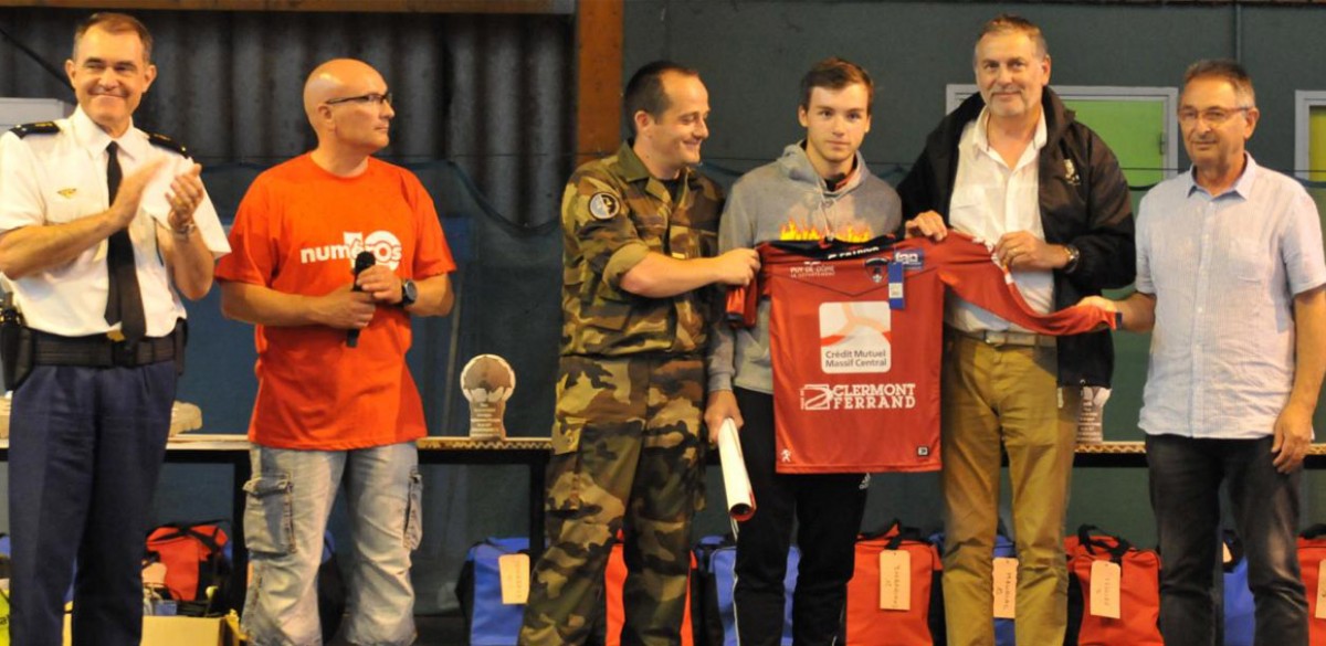 Le Clermont Foot 63 solidaire de Dylan Le Clermont Foot 63 solidaire de Dylan