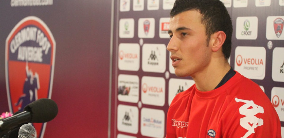 Contrat pro pour Romain Saiss Contrat pro pour Romain Saiss