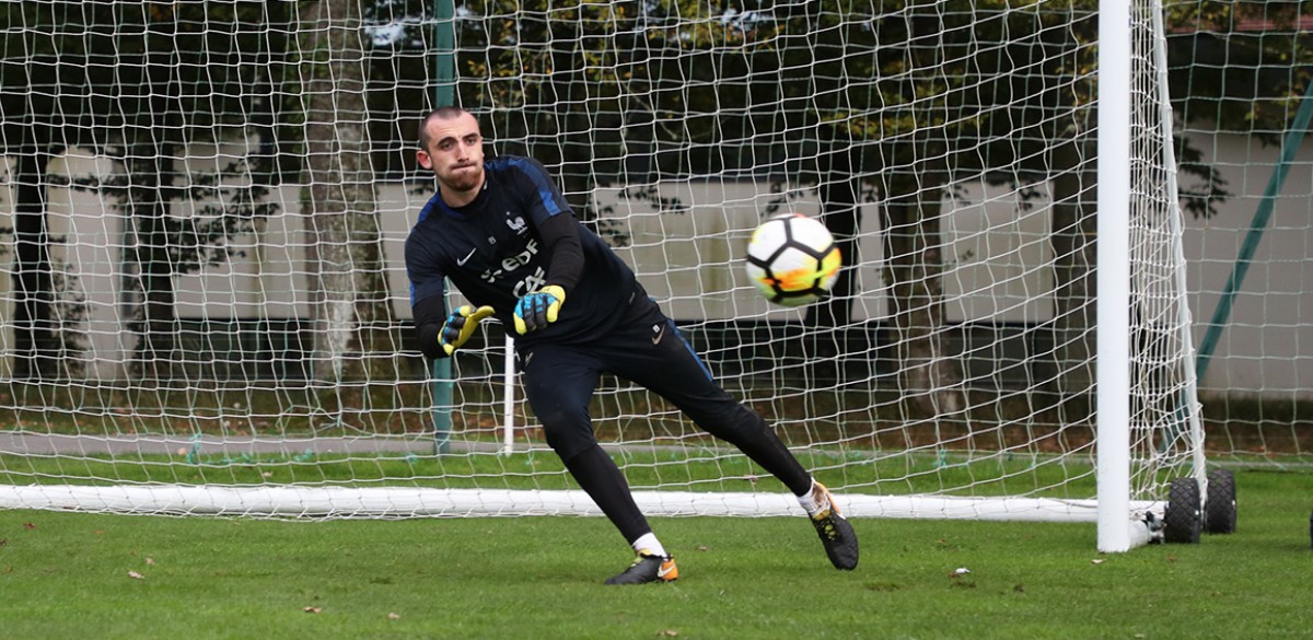 Paul Bernardoni à l’entrainement avec les Bleus ! Paul Bernardoni à l’entrainement avec les Bleus !