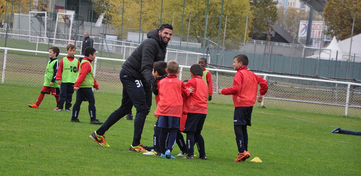 Les Pros, coachs d’un jour pour l’Ecole de Foot ! Les Pros, coachs d’un jour pour l’Ecole de Foot !