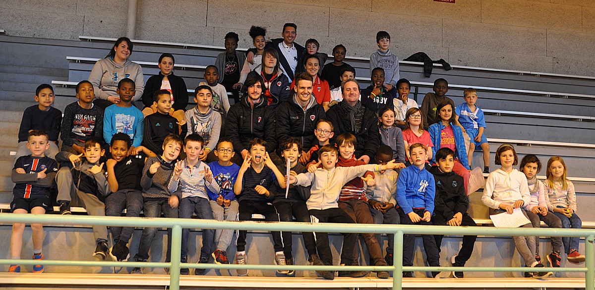 Le Clermont Foot 63 à l’école Edgar Quinet Le Clermont Foot 63 à l’école Edgar Quinet